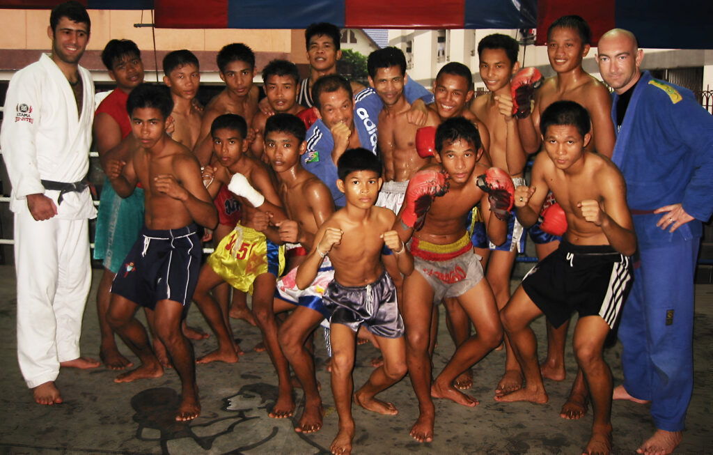 Bangkok insegnando MMA, Taparia , Vale Tudo e Brazilian Jiu jitsu in Tailandia